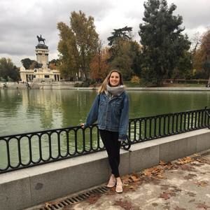 Meet your Posher, Olivia